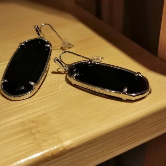 Kendra Scott Stud Earrings - Picture 2 of 3